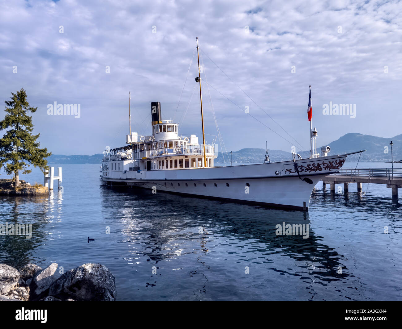 Paddlle "paquebot MS Vevey' construit 1907 propriété de Compagnie Générale de Navigation sur le Lac Léman (CGN) dans le port de Bouveret sur le lac Léman Banque D'Images