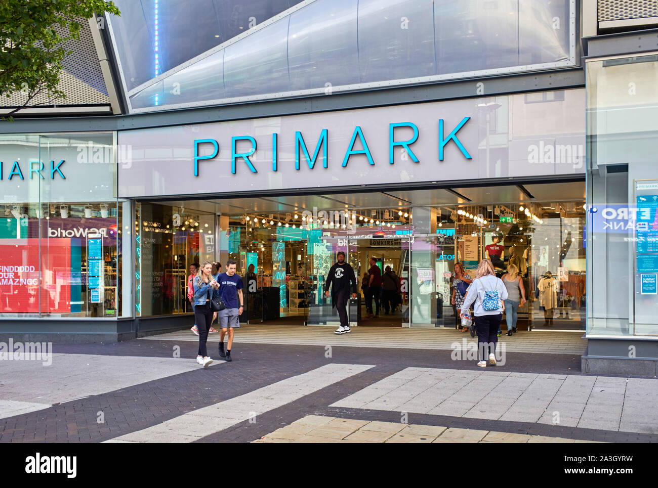 L'entrée du magasin Primark dans le centre de Birmingham Banque D'Images