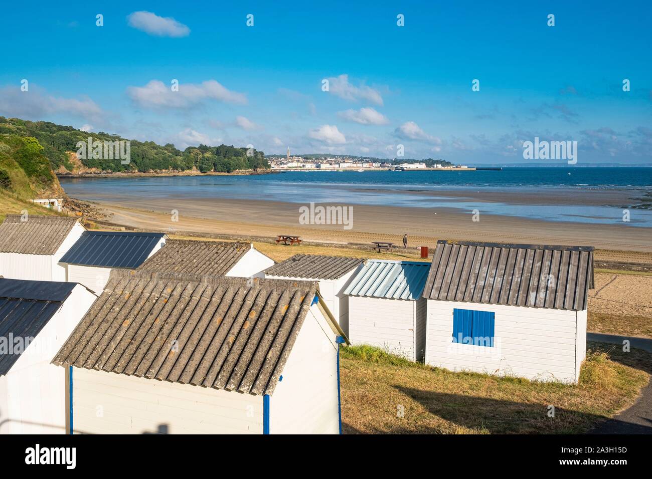 La France, Finistère, Douarnenez, plage de Ris et ses cabines de plage du début du xxe siècle Banque D'Images