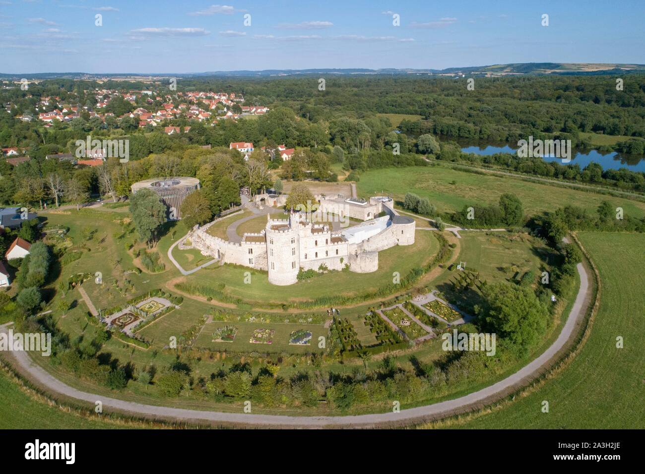 La France, Pas de Calais, Calais, Hardelot château, manoir de style Tudor du début du xxe siècle construite sur les fondations d'un château (vue aérienne) Banque D'Images