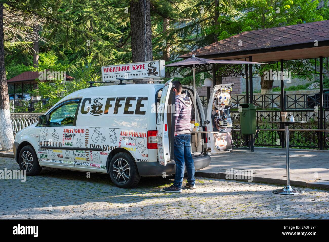 La Géorgie, de la région de Samtskhe-Javakheti, Borjomi Resort town, voyager bar Banque D'Images