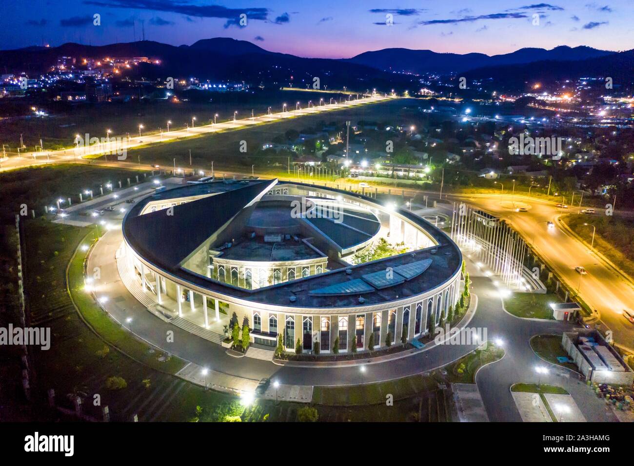 La Papouasie-Nouvelle-Guinée, Golfe de Papouasie, Région de National Capital District, District de la capitale nationale, Ville de Port Moresby, District de Waigani, International Convention Centre (vue aérienne) Banque D'Images