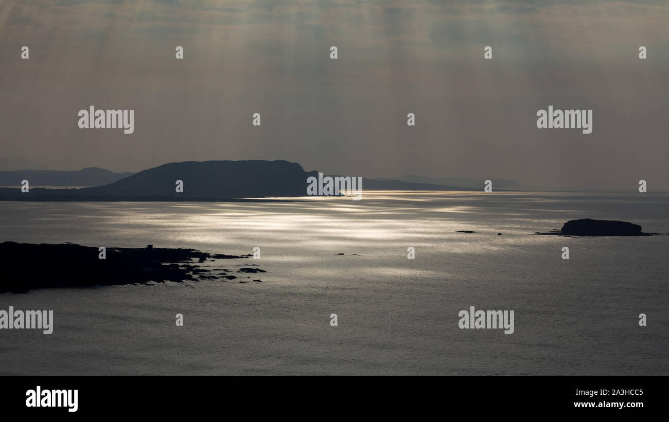 La lumière sur la baie Trawbreaga pommelé et Dunaff Head de soldats Hill, péninsule d'Inishowen, Co Donegal, Irlande Banque D'Images