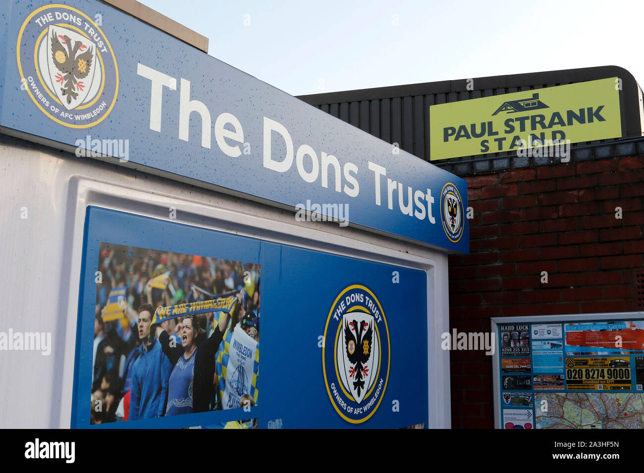 Kingston, au Royaume-Uni. 05Th Oct, 2019. Une vue générale de la Don's Trust hut pendant le match entre le trophée Leasing.com AFC Wimbledon et Leyton Orient au Cherry Red Records Stadium, Kingston, en Angleterre, le 8 octobre 2019. Photo par Carlton Myrie/Premier Images des médias. Credit : premier Media Images/Alamy Live News Banque D'Images