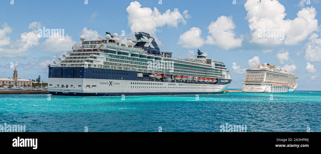 HAMILTON, Bermudes - Juillet 12, 2017 : Royal Caribbean exploitent plus de 25 navires et propres lignes de croisière de célébrité Banque D'Images
