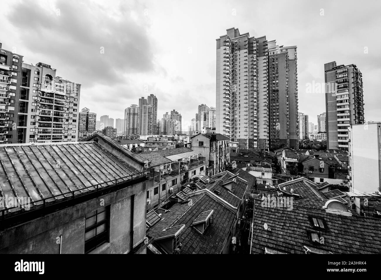 Vue sur les bâtiments de Shanghai, noir et blanc Banque D'Images