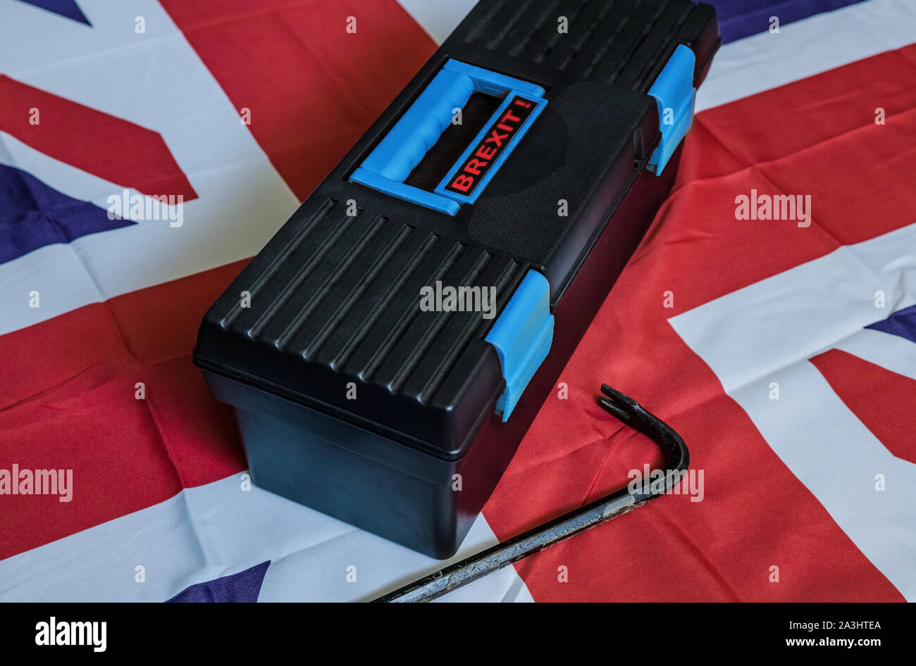 Une boîte à outils, représentant Brexit, et un levier sur le pavillon britannique. Banque D'Images