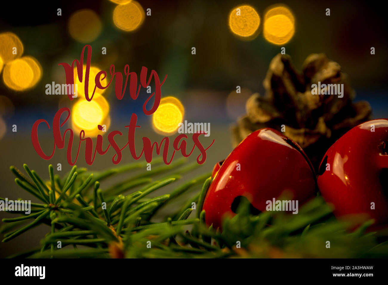 Libre de décorations de Noël, Jingle bells avec lumières floues de couleur orange et le soir, ambiance chaleureuse et au crépuscule historique Banque D'Images