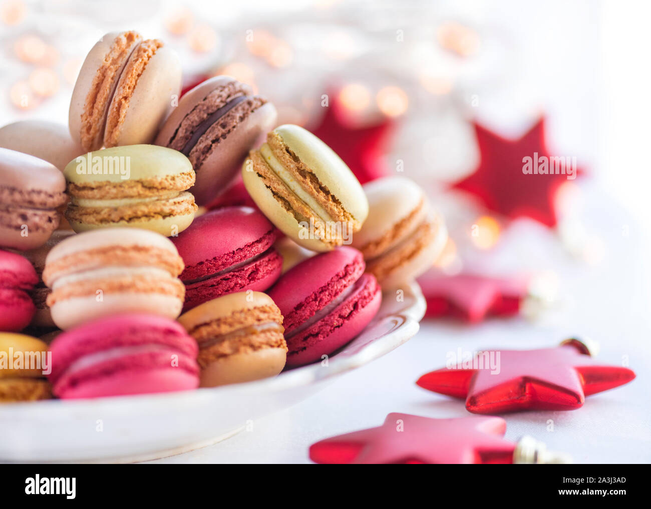 Empilées Noël macarons ,selective focus macro texte sur lay Banque D'Images
