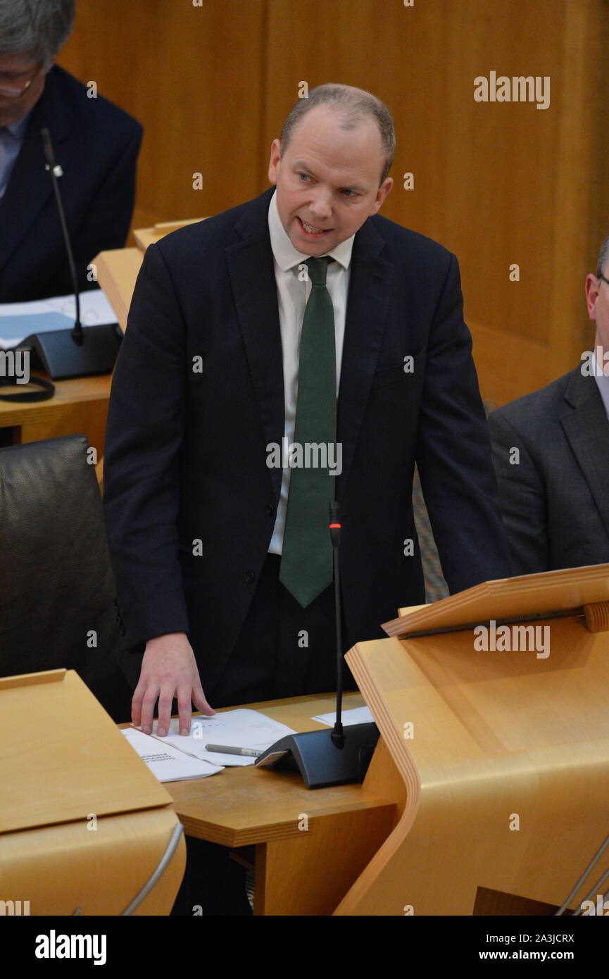 Paris, 8 octobre 2019. Sur la photo : conservateurs écossais, Donald Cameron MSP - Secrétaire du Cabinet fantôme pour l'Europe et des affaires étrangères. Un rapport a été publié sur l'éventail de mesures mises en place par le gouvernement écossais pour atténuer un "no deal' Brexit. Dans une déclaration au Parlement écossais, vice-premier ministre John Swinney a déclaré : "Le document que nous avons publié aujourd'hui définit non seulement les mesures que nous prenons pour atténuer les impacts d'un 'no deal' Brexit, mais également les domaines où nous avons besoin d'action du gouvernement du Royaume-Uni. Banque D'Images