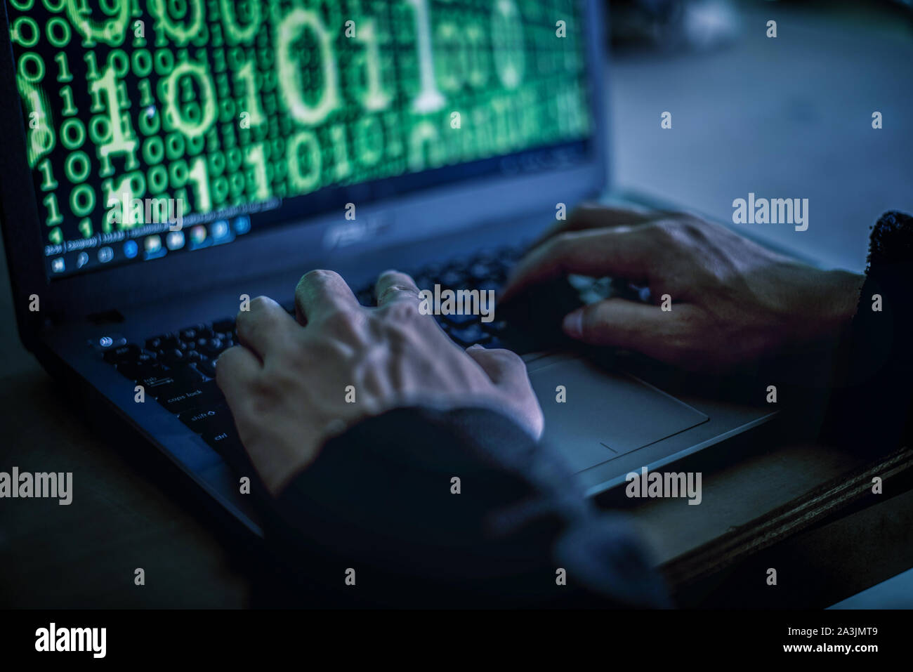 Le vol d'identité et mot de passe de Hacker, à la criminalité informatique. Banque D'Images