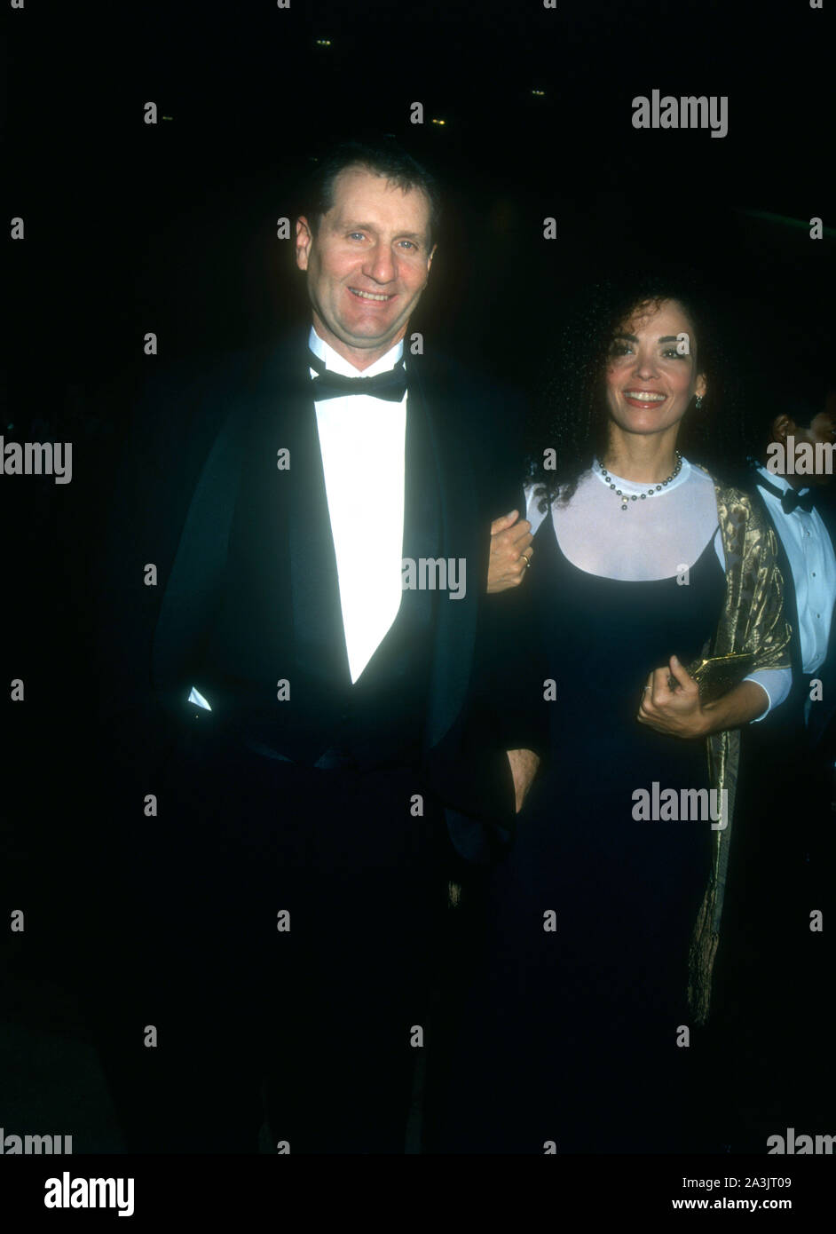 Los Angeles, Californie, USA 28 janvier 1995 l'Acteur Ed O'Neill et épouse la comédienne Catherine Rusoff assister à marié avec enfants 200e épisode Event le 28 janvier 1995 à Los Angeles, Californie, USA. Photo de Barry King/Alamy Stock Photo Banque D'Images