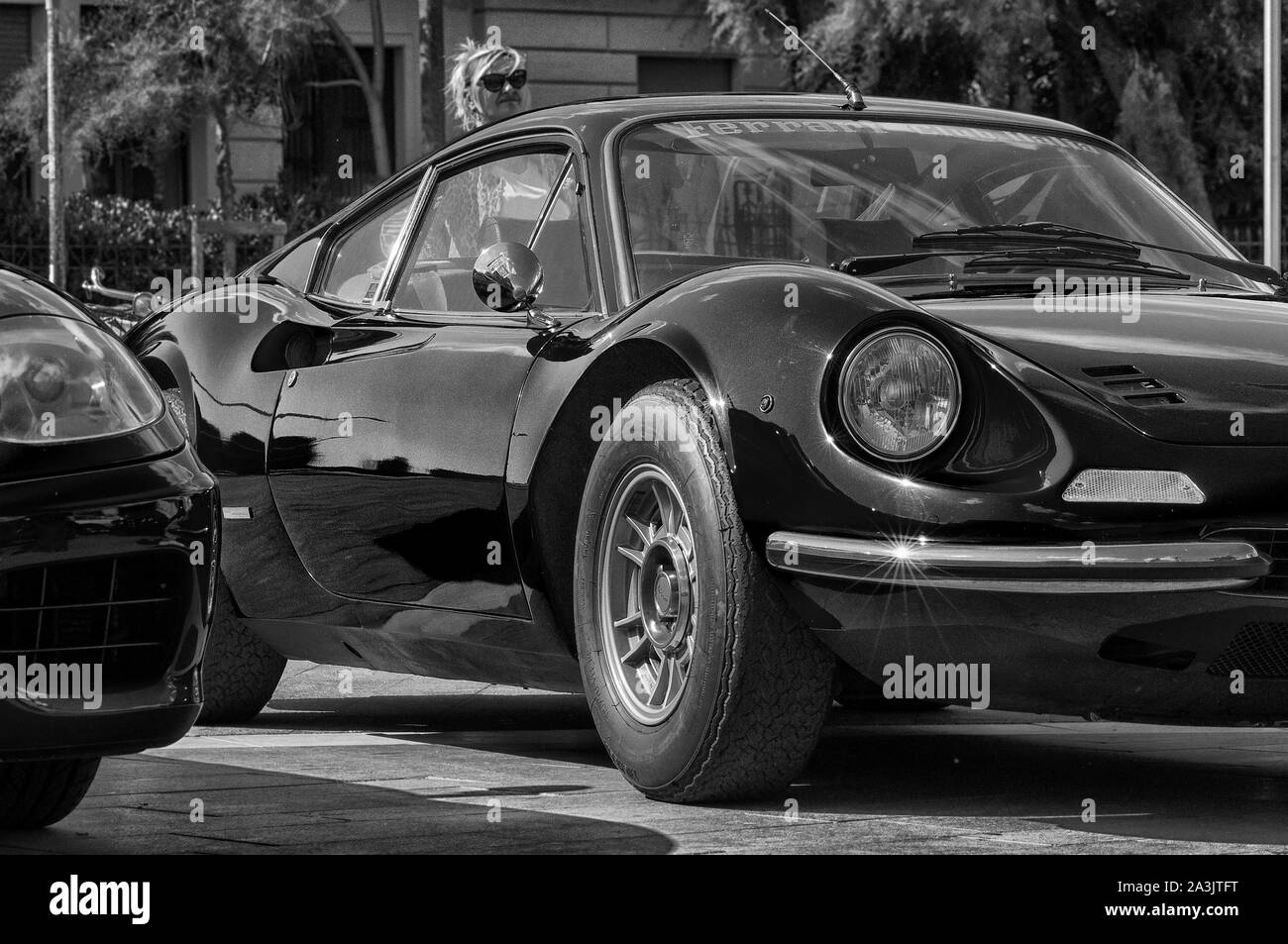 PESARO, ITALIE - set 29, 2019 : Ferrari Dino sur une vieille voiture de course en rallye dans l'exposition Banque D'Images