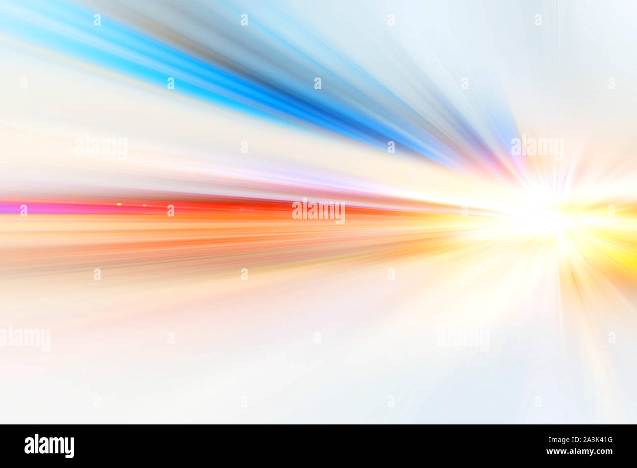 D'affaires haute vitesse et technologie concept, accélération rapide super rapide de flou blanc couleur ton résumé pour la conception d'arrière-plan. Banque D'Images