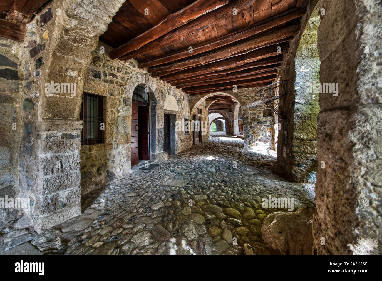 Porche de Cornello dei Tasso. Ancien village de la vallée Brembana Bergamo Italie Banque D'Images