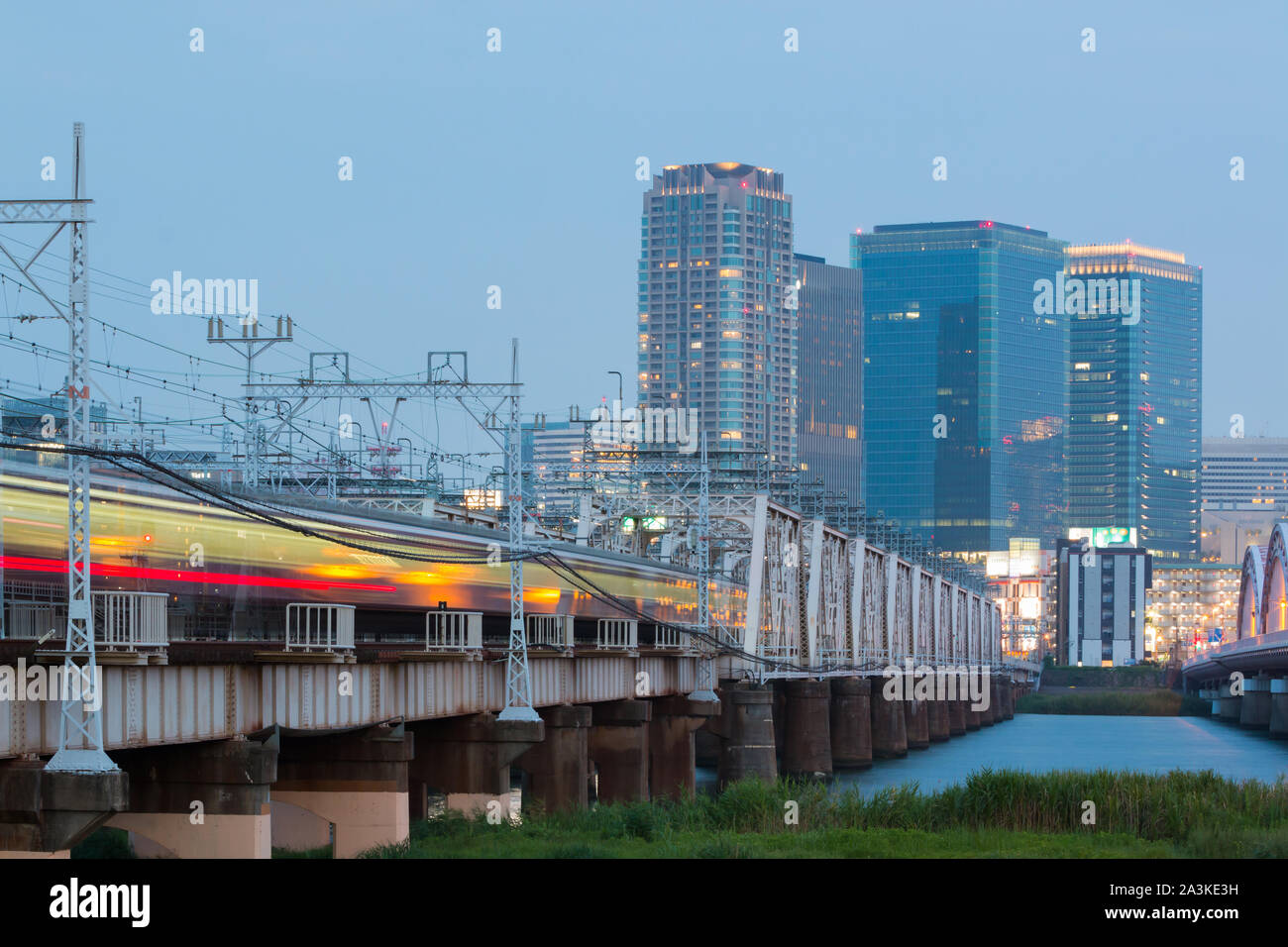 Vue paysage-ville d'Osaka à Osaka Umeda de toute la rivière. Banque D'Images