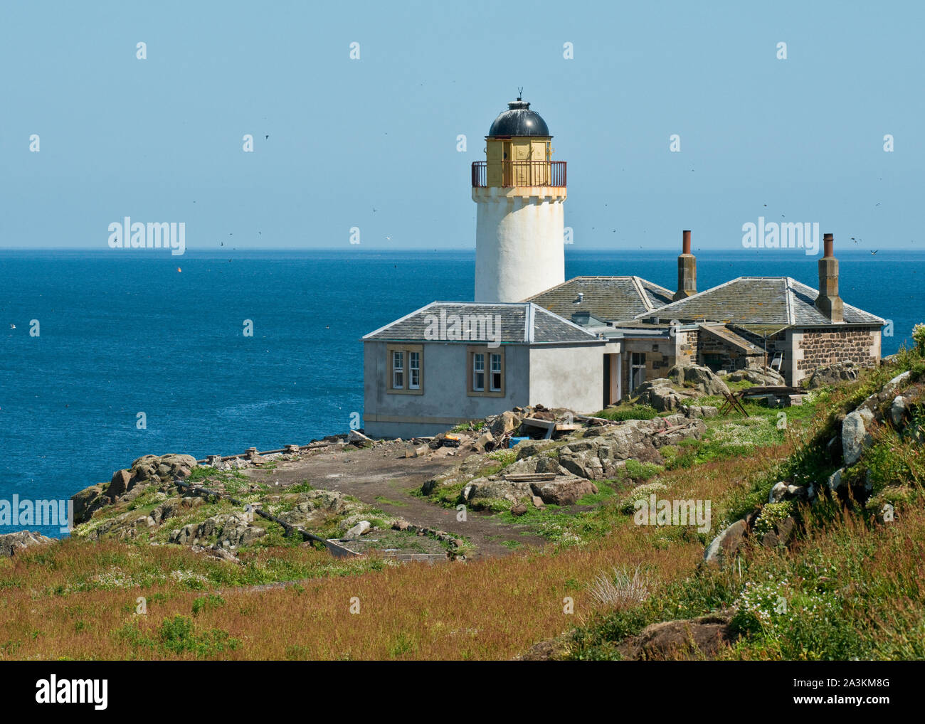 Phare d'éclairage faible. Île de mai, Fife, Scotland Banque D'Images