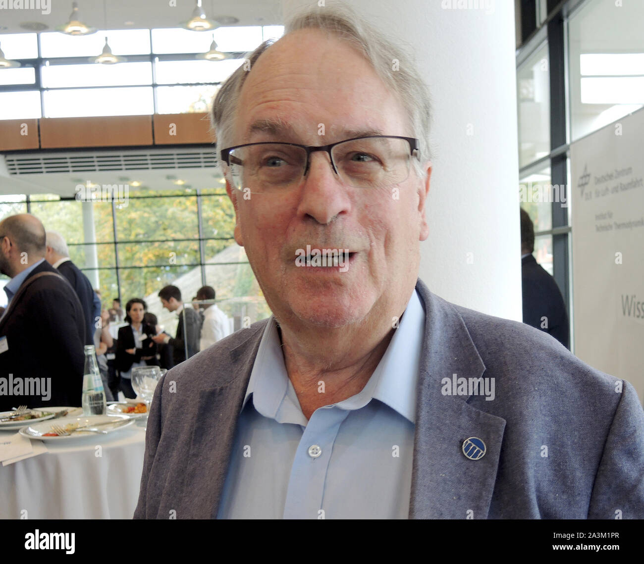 Ulm, Allemagne. 09Th Oct, 2019. Whittingahm chimiste Stanley, est à un congrès de la batterie après avoir été nommé Prix Nobel de chimie en 2019. Cette année, le prix Nobel de chimie va à l'Américain John Goodenough (né à Iéna), Stanley Whittingham (né en Grande-Bretagne) et Akira Yoshino (Japon) pour le développement de batteries lithium-ion. Cela a été annoncé par l'Académie Royale des Sciences de Suède le 09.10.2019 à Stockholm. Dpa : Crédit photo alliance/Alamy Live News Banque D'Images