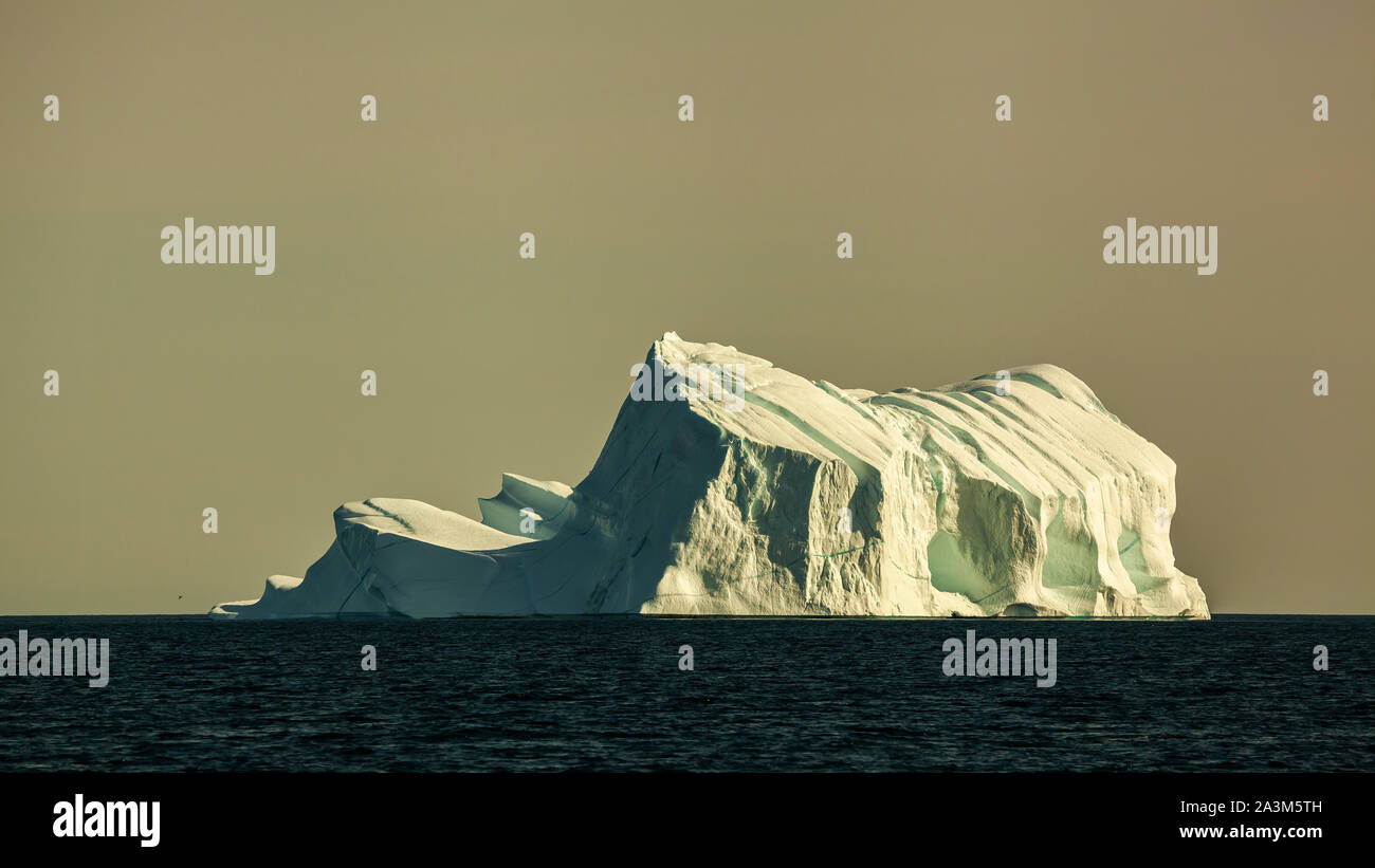 Icebergs dans la baie de Disco (Groenland) en été Banque D'Images