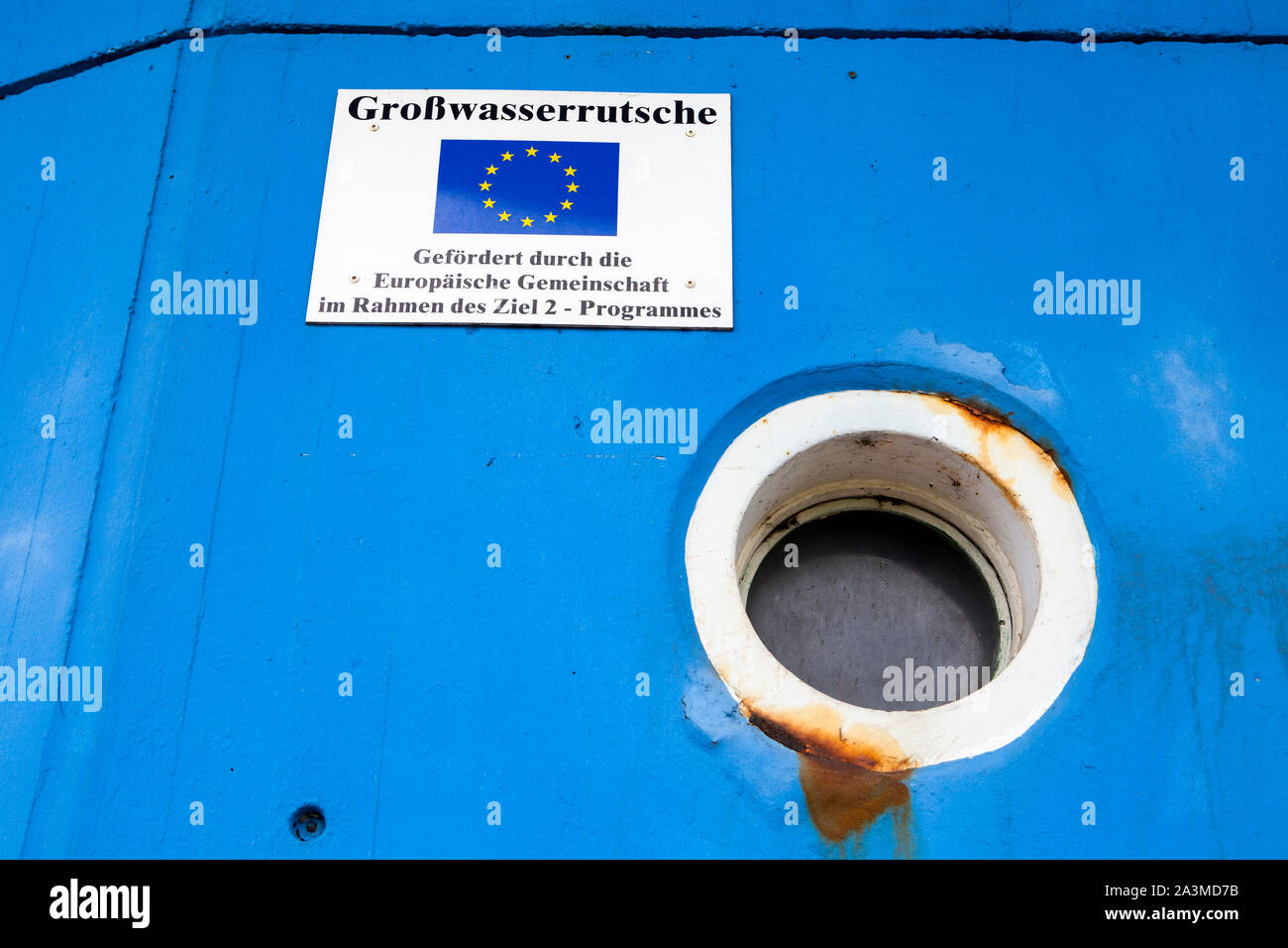 Un toboggan flume, soutenu par le Fonds Européen de Développement Régional, Wremen, Basse-Saxe, Allemagne, Europe Banque D'Images