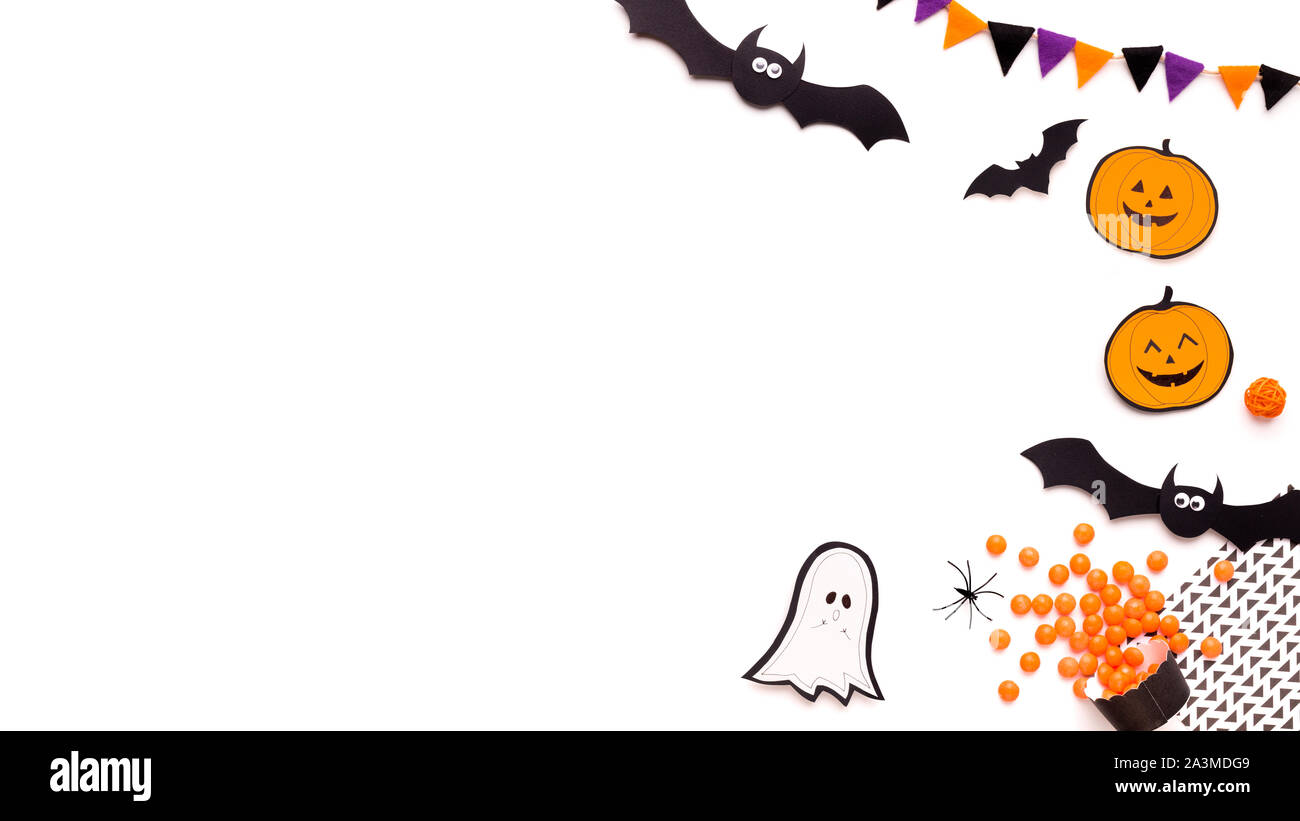 Carte Halloween avec chiffres et copie espace créatif Banque D'Images