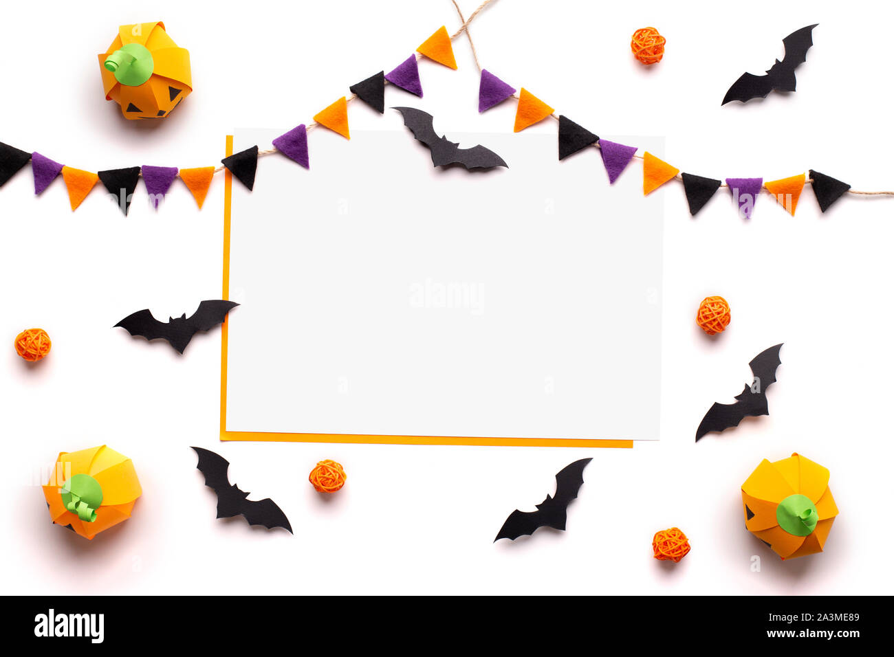 L'arrière-plan conceptuel de l'Halloween avec des décorations de Noël et le châssis Banque D'Images