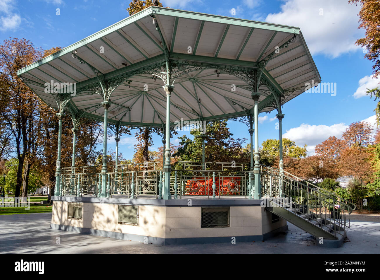 Kiosque à musique d Banque de photographies et d’images à haute ...