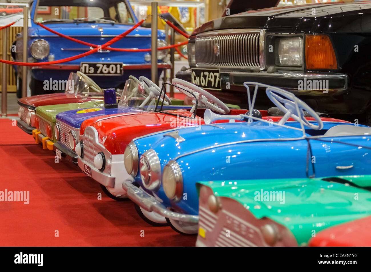 Musée de voitures du socialisme - Sofia, Bulgarie, la région de Pazardjik - 10 octobre, 2019. Les voitures fabriquées par les pays de l'ex-camp socialiste Banque D'Images