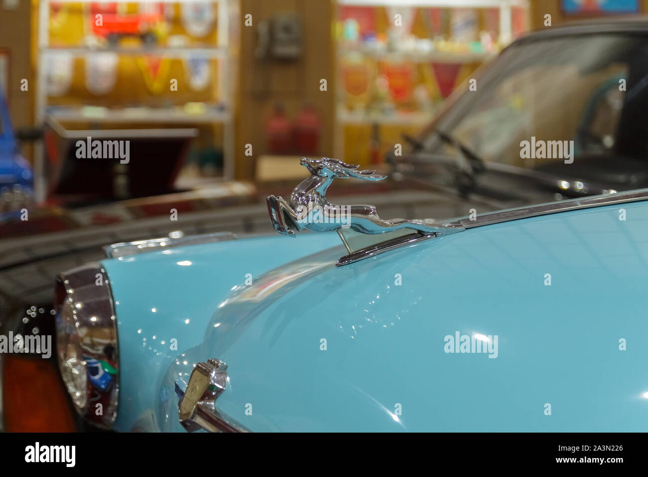 Musée de voitures du socialisme - Sofia, Bulgarie, la région de Pazardjik - 10 octobre, 2019. Les voitures fabriquées par les pays de l'ex-camp socialiste Banque D'Images