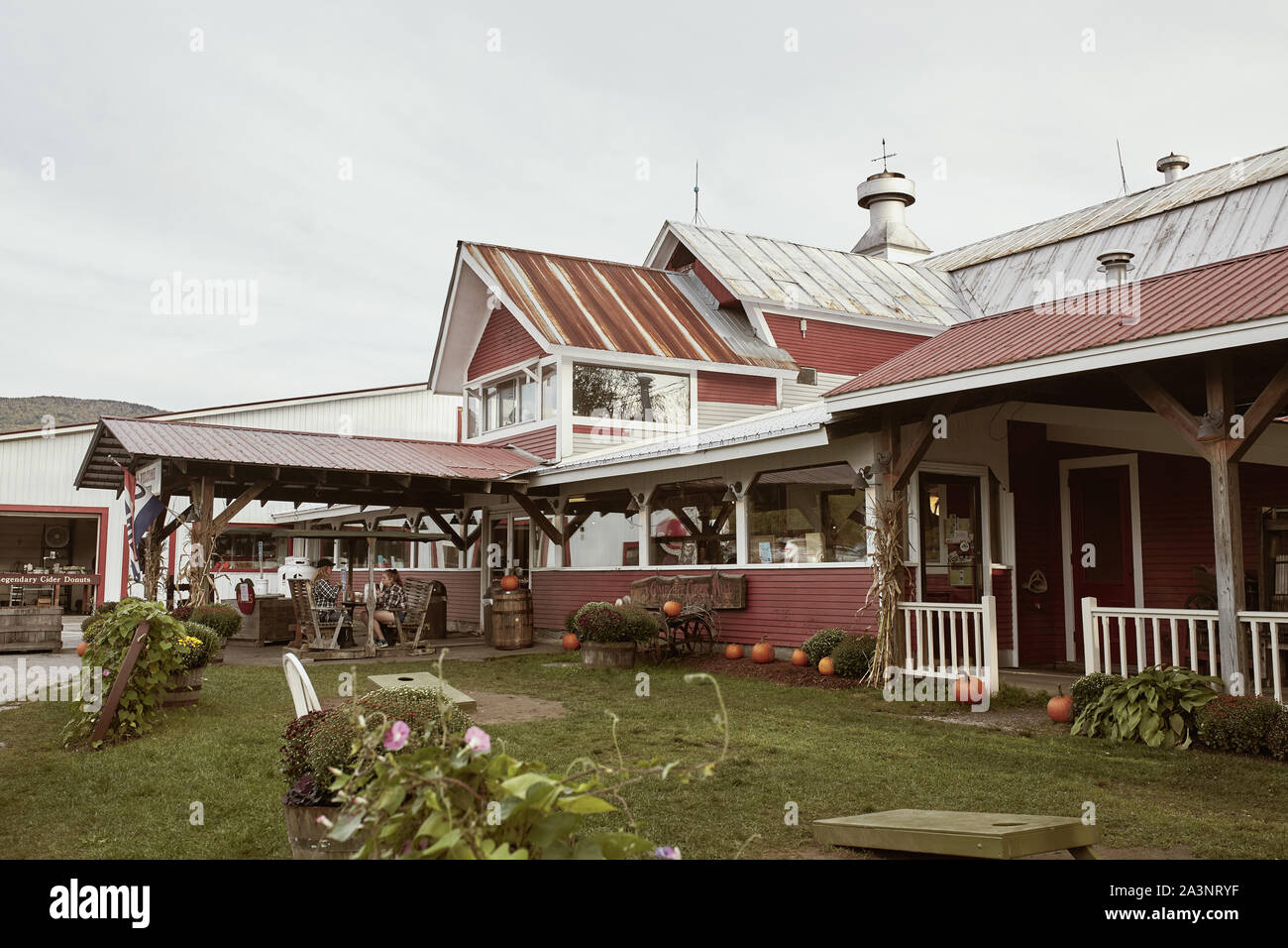 Waterbury, Vermont - Septembre 29th, 2019 : Visite à Cold Hollow Cider cidre célèbre pour donuts et le cidre de Waterbury, Vermont. Banque D'Images