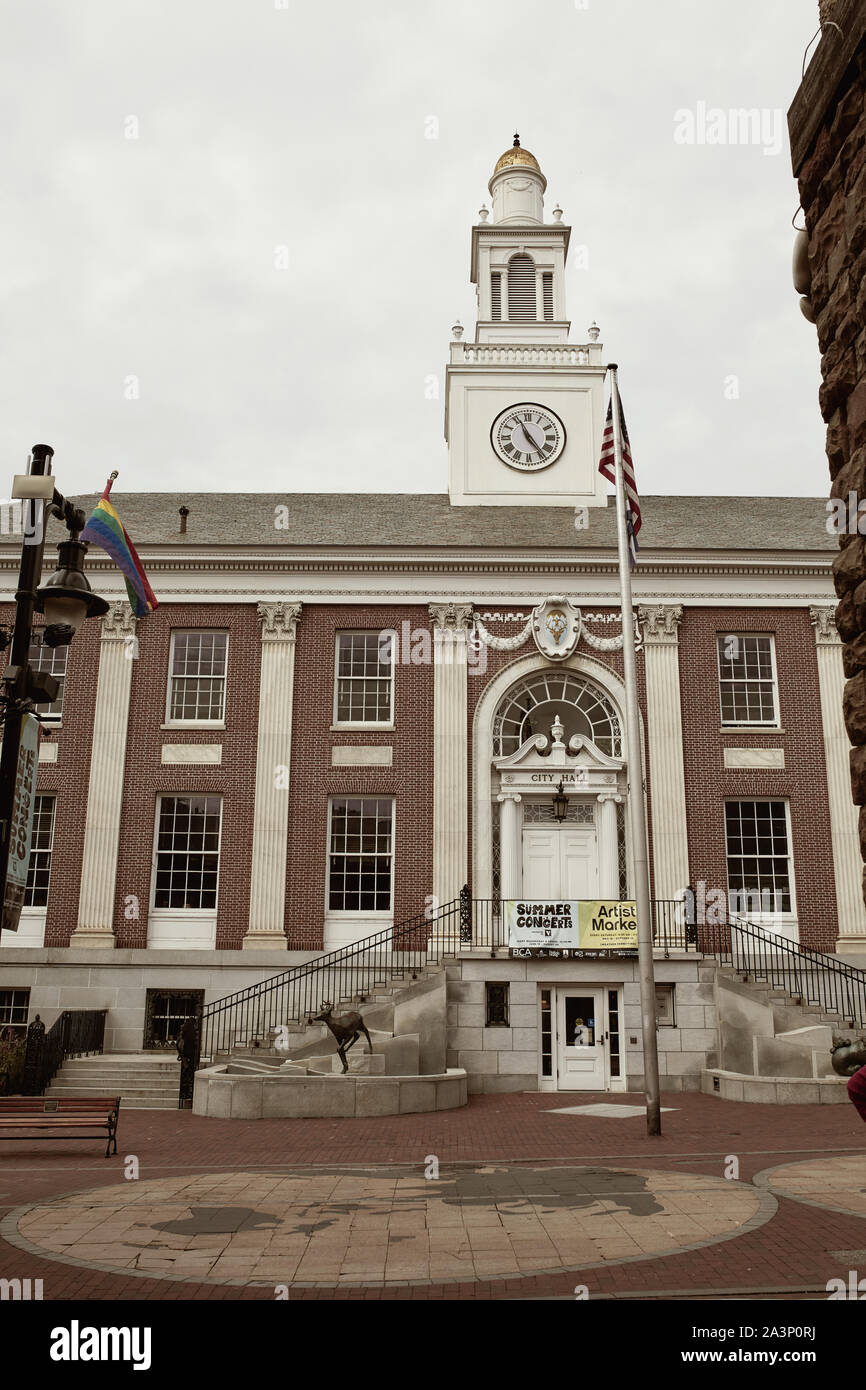 Burlington, Vermont - Septembre 29th, 2019 : l'extérieur de l'hôtel de ville de Burlington au Vermont dans Church Street Marketplace sur un jour d'automne Banque D'Images