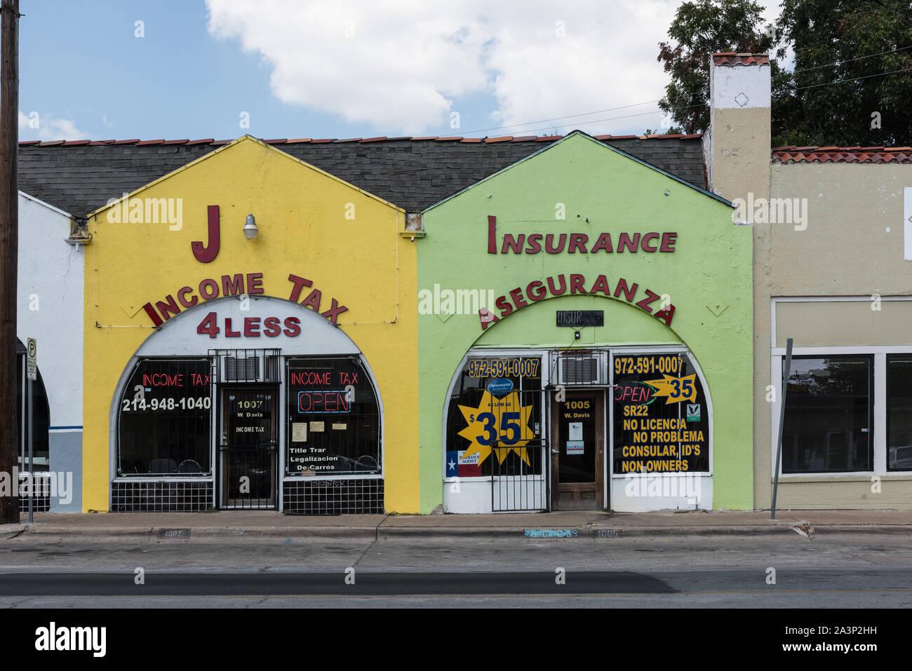 Les petites entreprises de l'Évêque Quartier des Arts de Dallas, au Texas. Le district, qui aime à s'appeler Dallas plus indépendants du quartier, est le foyer de plus de 60 boutiques indépendantes ainsi que des restaurants, bars, cafés, théâtres et galeries d'art Banque D'Images