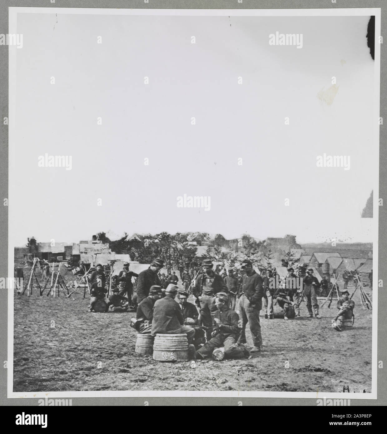 Soldats En Train De Jouer Aux Cartes Banque De Photographies Et D soldats-en-train-de-jouer-aux-cartes-banque-de-photographies-et-d