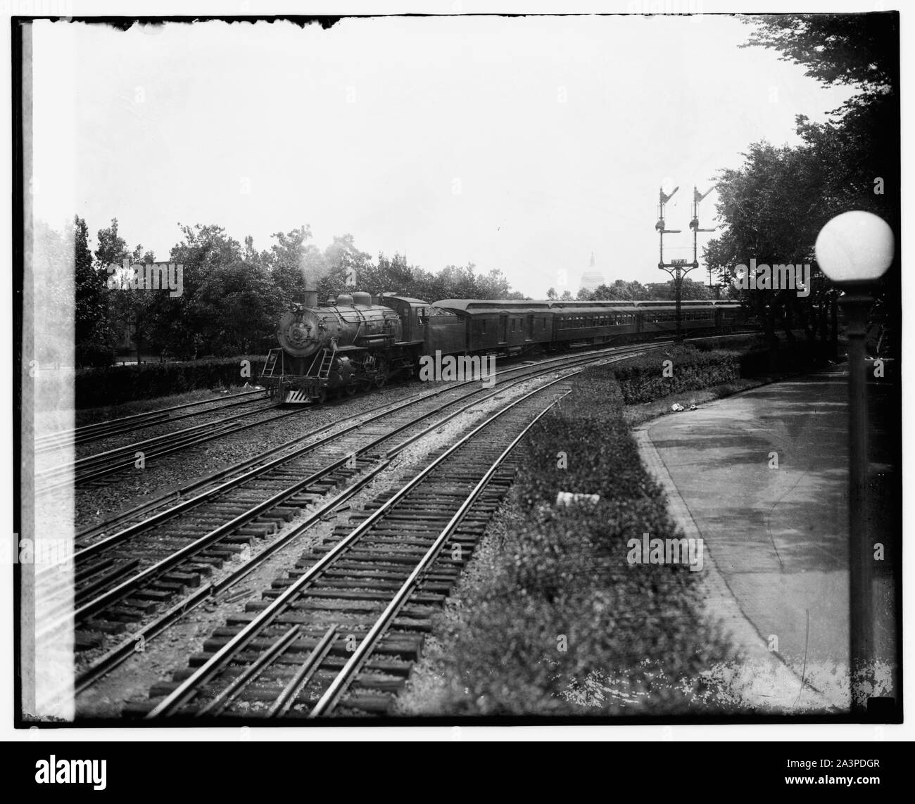 South bound train approchant, Potomac [7/2/25] Banque D'Images