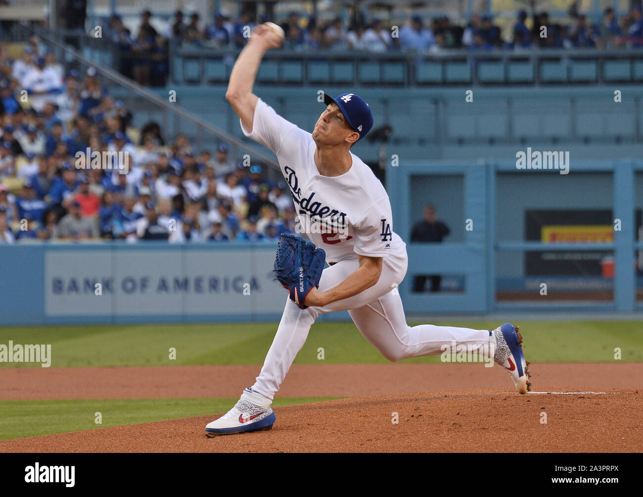 Los Angeles, United States. 09Th Oct, 2019. Le lanceur partant des Dodgers de Los Angeles, Walker offre à la Buehler Nationals de Washington au cours de la première manche du Match 5 de la NLDS au Dodger Stadium le mercredi, Octobre 9, 2019, à Los Angeles. Photo par Jim Ruymen/UPI UPI : Crédit/Alamy Live News Banque D'Images