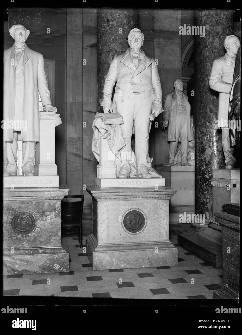 Statues : Zachariah Chandler et Lewis Cass Banque D'Images