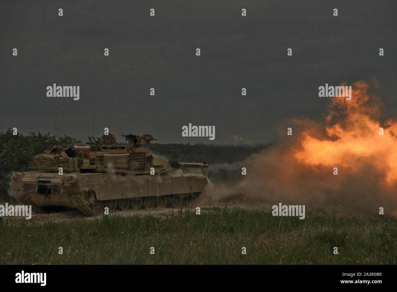 Soldats affectés à l'équipe de combat de la 2e Brigade blindée, 1re Division de cavalerie conduite qualifications tir pour certifier les équipages Abrams et maintenir l'état de préparation dans le secteur d'entraînement de Fort Hood, au Texas. 23 juin, 2019. Banque D'Images Soldats affectés à l'équipe de combat de la 2e Brigade blindée, 1re Division de cavalerie conduite qualifications tir pour certifier les équipages Abrams et maintenir l'état de préparation dans le secteur d'entraînement de Fort Hood, au Texas. 23 juin, 2019. Banque D'Images