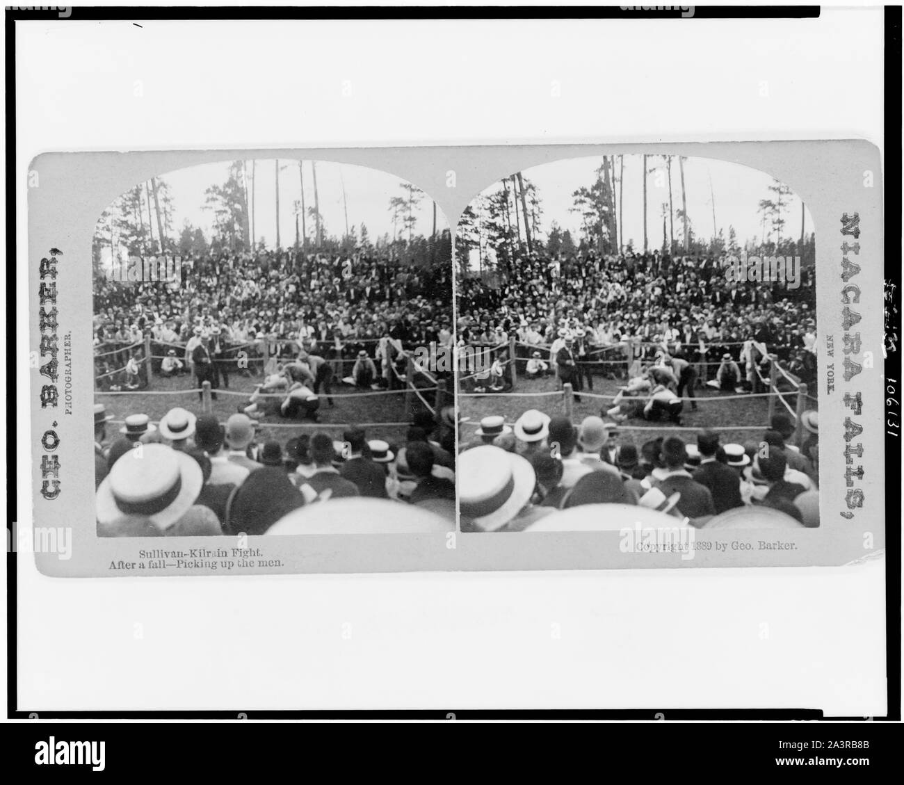 Combat Sullivan-Kilrain. Après une chute - ramasser les hommes / Geo. Barker, photographe. Banque D'Images
