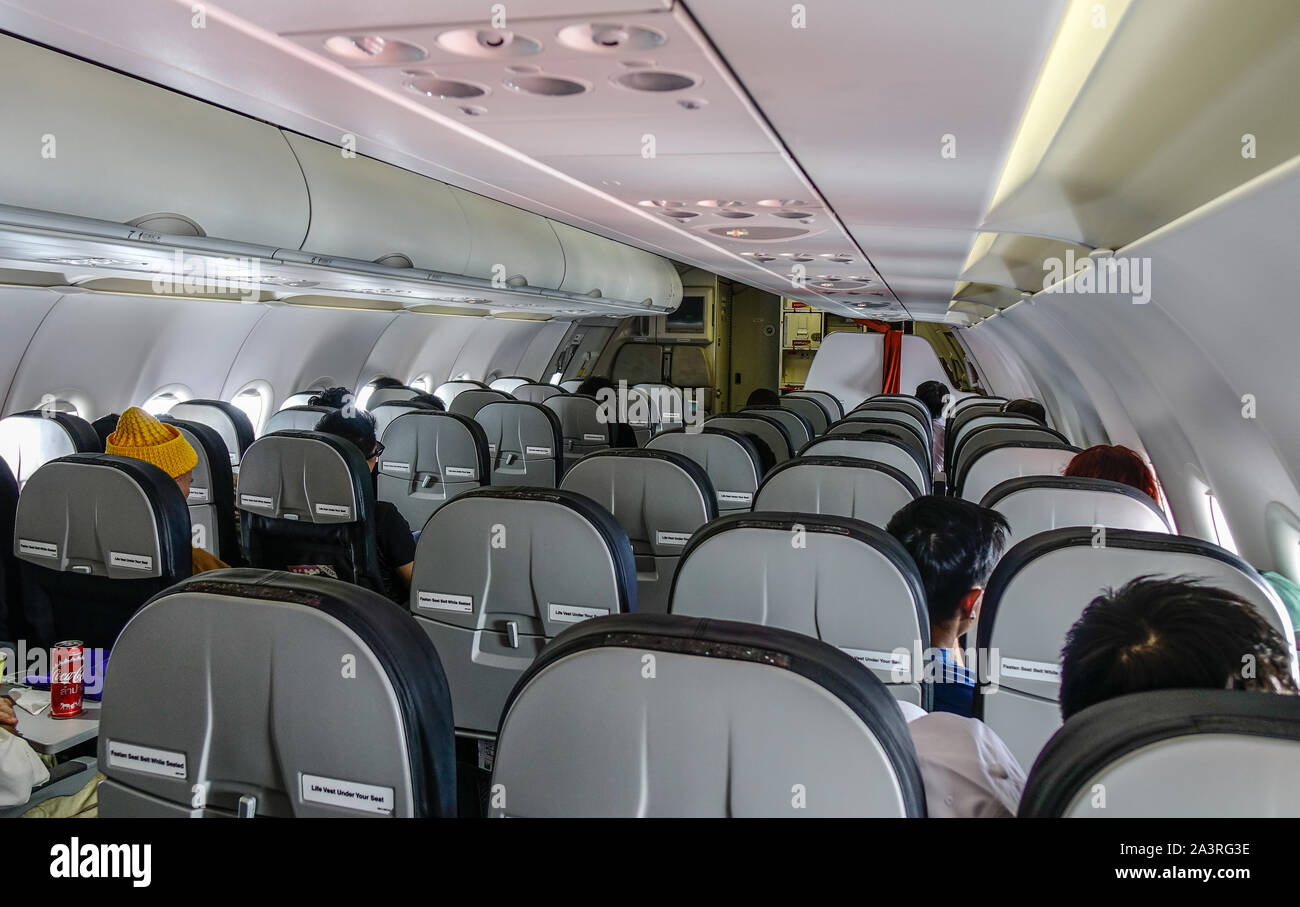 Saigon, Vietnam - Mar 16, 2018. Intérieur d'un Airbus A320 d'Air Vietjet avion à Saigon (Ho Chi Minh City, Viêt Nam). Banque D'Images