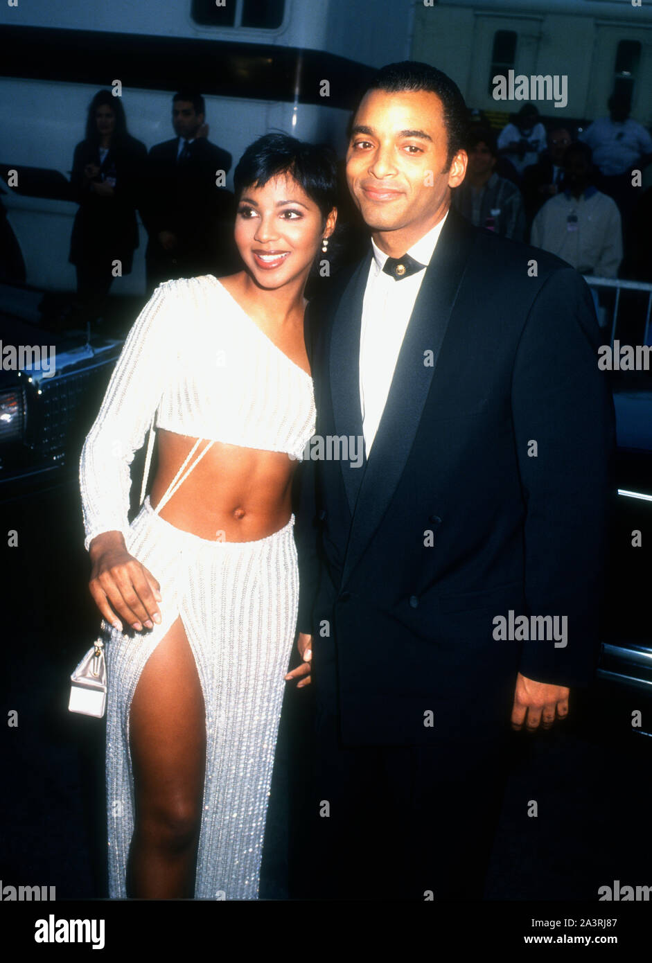 Los Angeles, Californie, USA 30 janvier 1995 la chanteuse Toni Braxton et  chanteur Jon Secada assister à la 22e Annual American Music Awards le 30  janvier 1995 au Shrine Auditorium à Los
