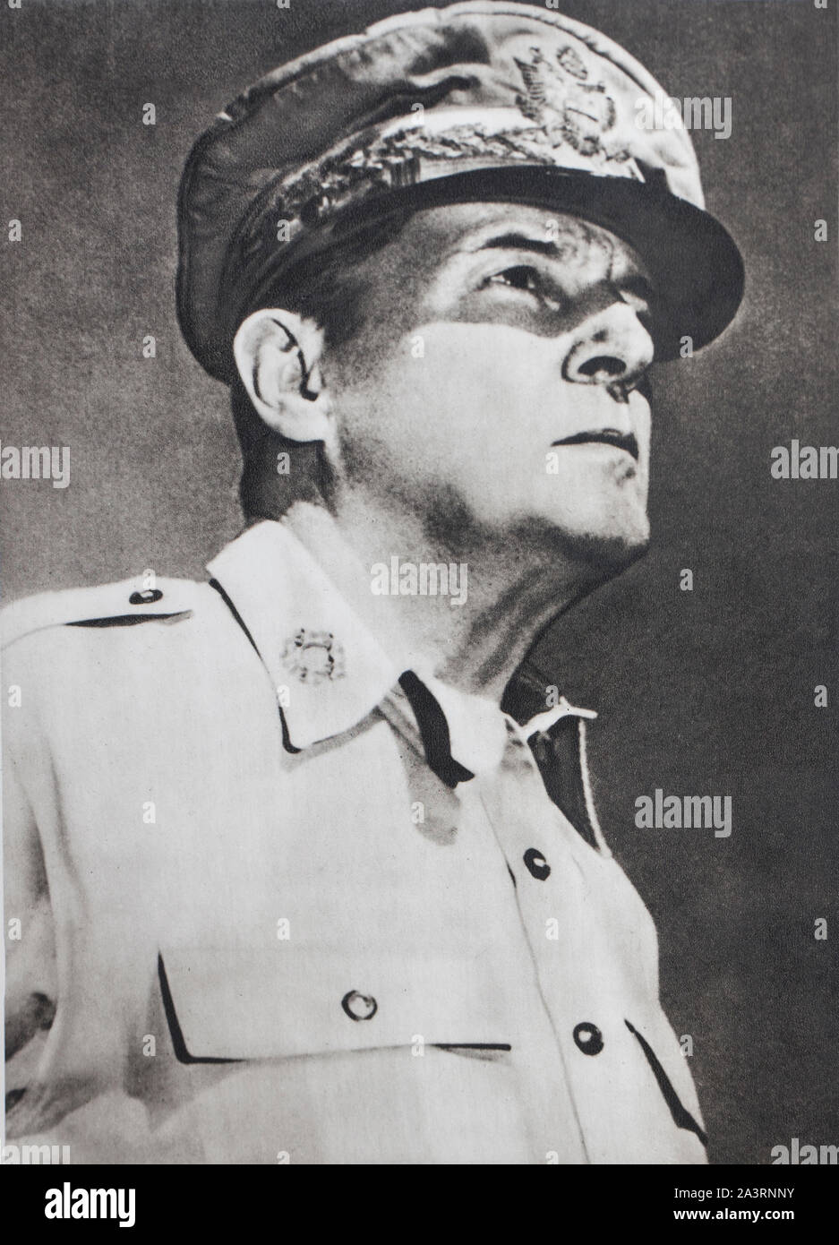 Général d'armée Douglas MacArthur (1880 - 1964) était un cinq étoiles de général et maréchal de l'armée philippine. Il a été chef de cabinet Banque D'Images