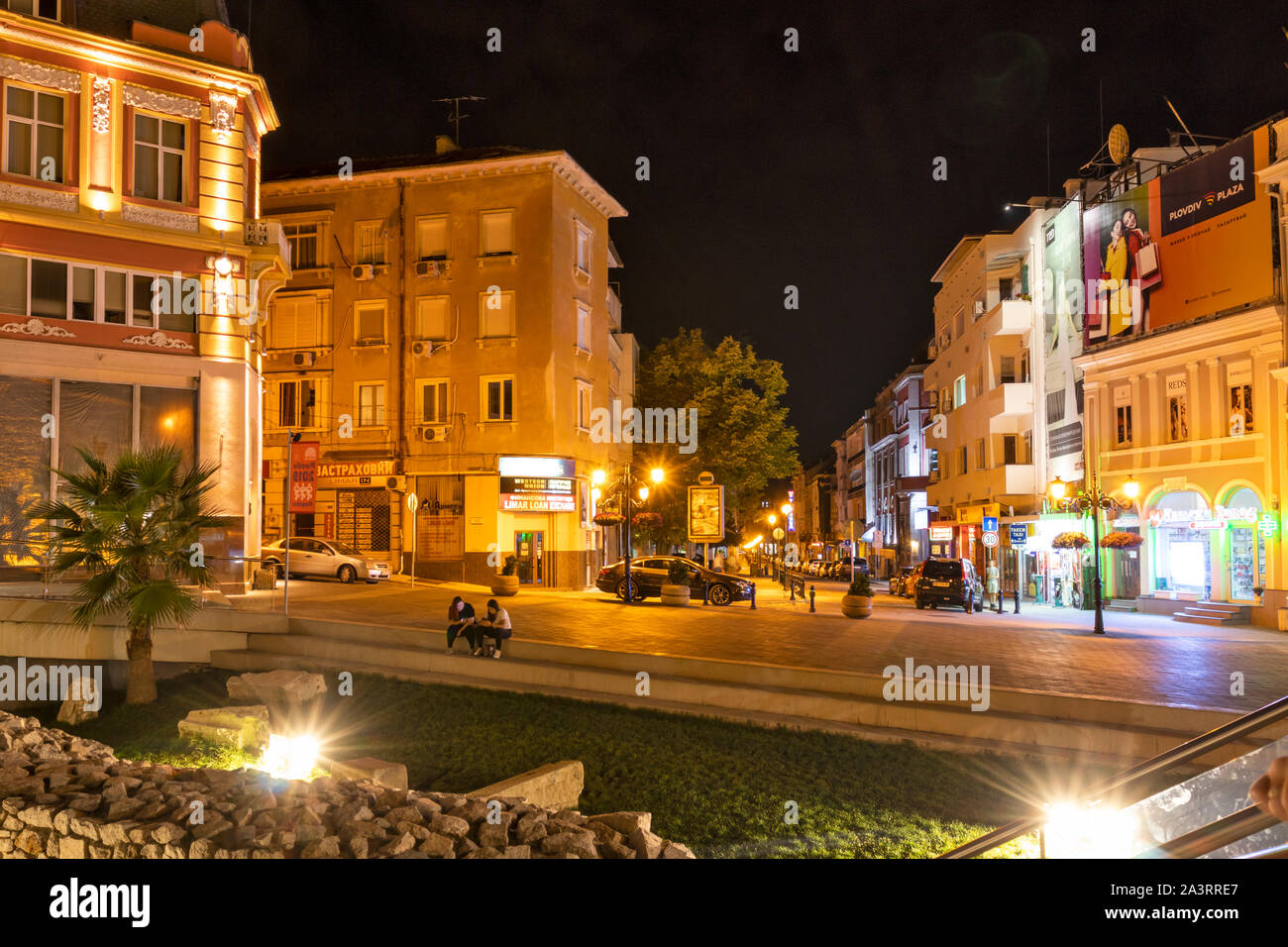 PLOVDIV, BULGARIE - 25 août 2019 : la nuit Photo centre rue piétonne en ville de Plovdiv, Bulgarie Banque D'Images