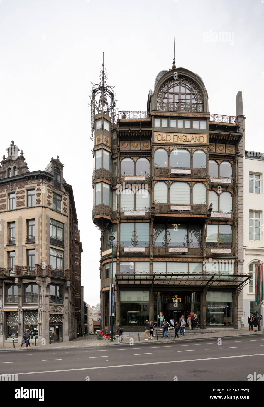 Brussels, Bruxelles, Musikinstrumentenmuseum (Muziekinstrumentenmuseum, frz. : Musée des instruments de musique, abgekürzt mim) im ehemaligen Kaufhaus ' Banque D'Images