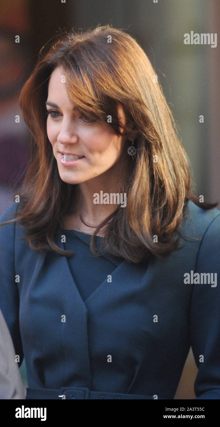 La photo doit être crédité ©Kate Green/Alpha Press 079965 09/12/2015 la duchesse de Cambridge Kate Middleton Katherine Catherine assister à la 23e édition de la journée caritative annuelle de l'ICAP Broadgate Londres Banque D'Images