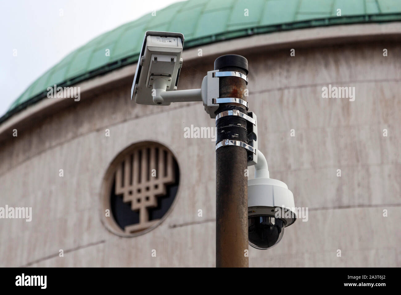 Surveillance vidéo autour de la nouvelle synagogue à Paul-Spiegel-Platz à Dusseldorf Banque D'Images
