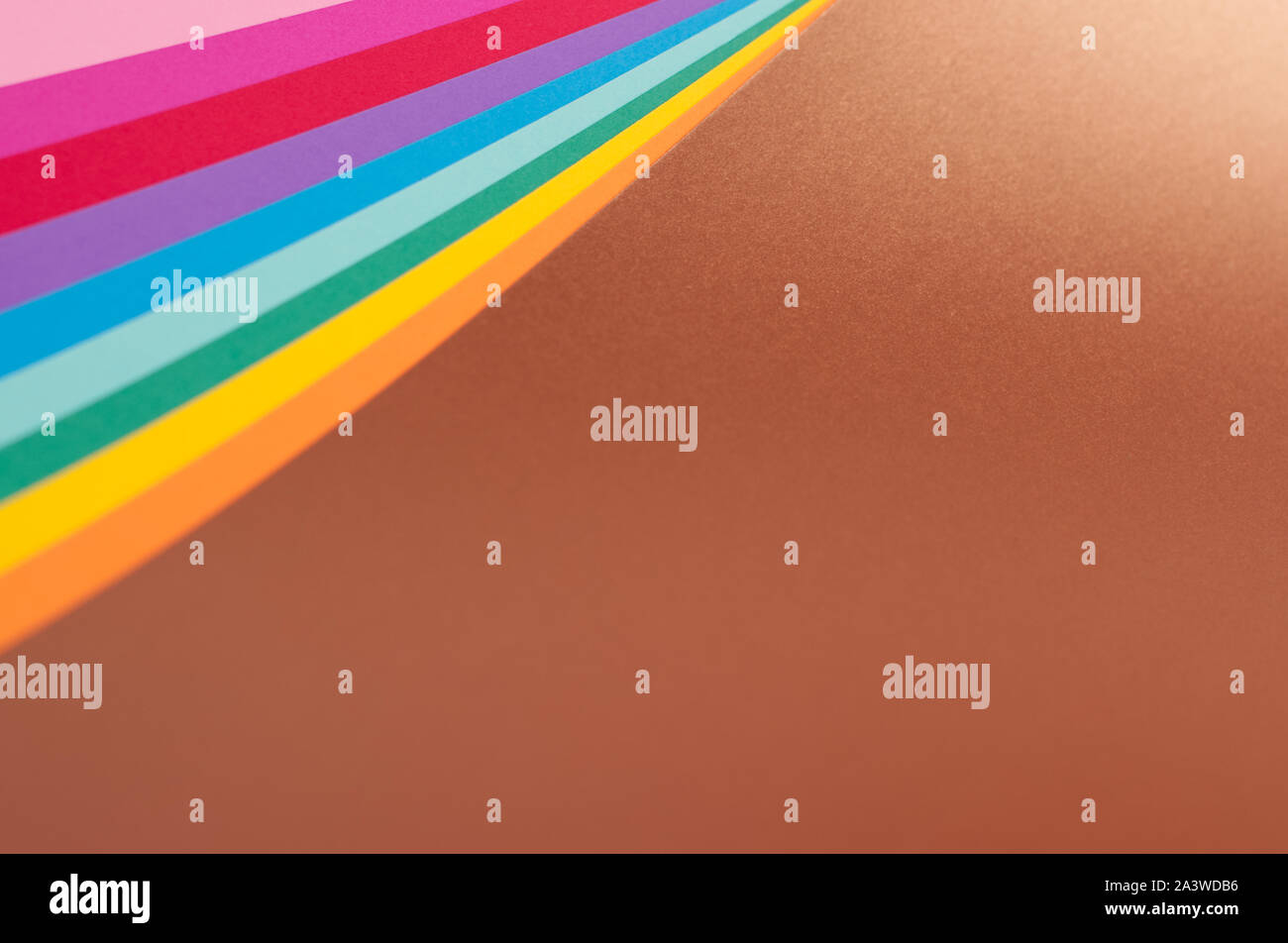 Un arrière-plan avec beaucoup de couleurs, comme un arc-en-ciel, et aménagées avec goût en laissant l'espace de copie pour votre propre texte et design. Banque D'Images