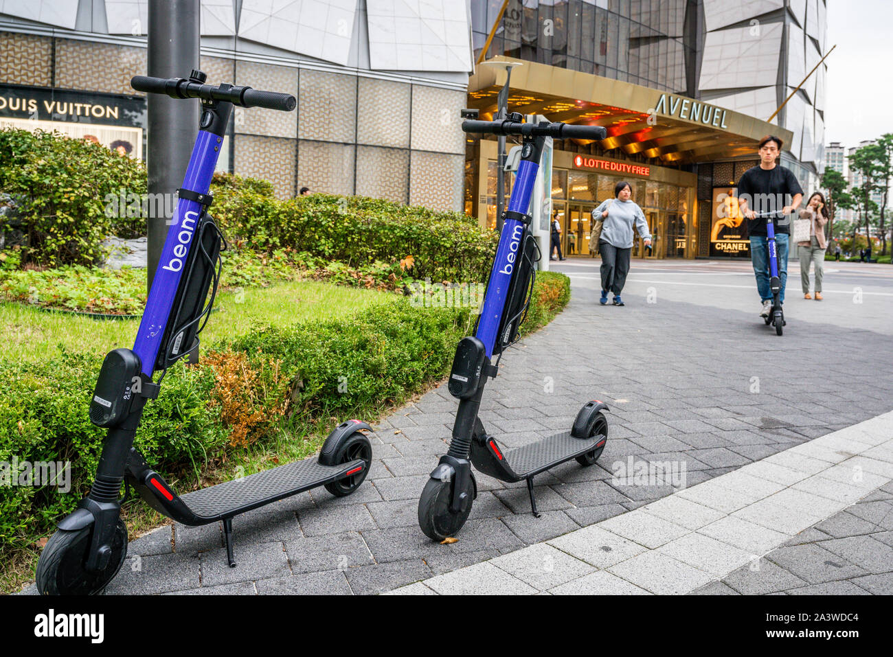 Séoul Corée du Sud , 20 septembre 2019 : Beam scooter électrique de la compagnie de démarrage la mobilité de faisceau dans la rue de Gangnam de Séoul en Corée du Sud Banque D'Images