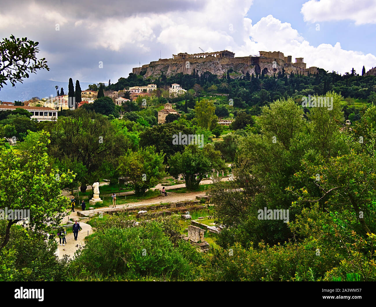 L'ancienne agora et l'acropole, Stoa d'Attalos et la colline du Lycabette. Beau paysage, nature et monuments anciens panorama. Banque D'Images