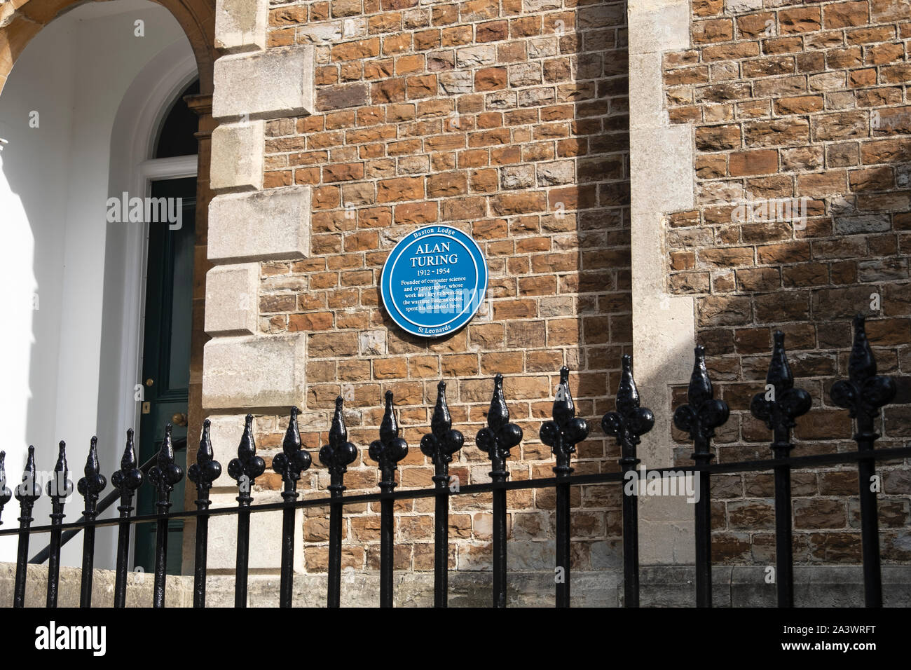 Blue plaque sur la maison d'enfance de pionnier de l'ordinateur et de guerre cryptographe, Alan Turing, East Sussex, UK Banque D'Images