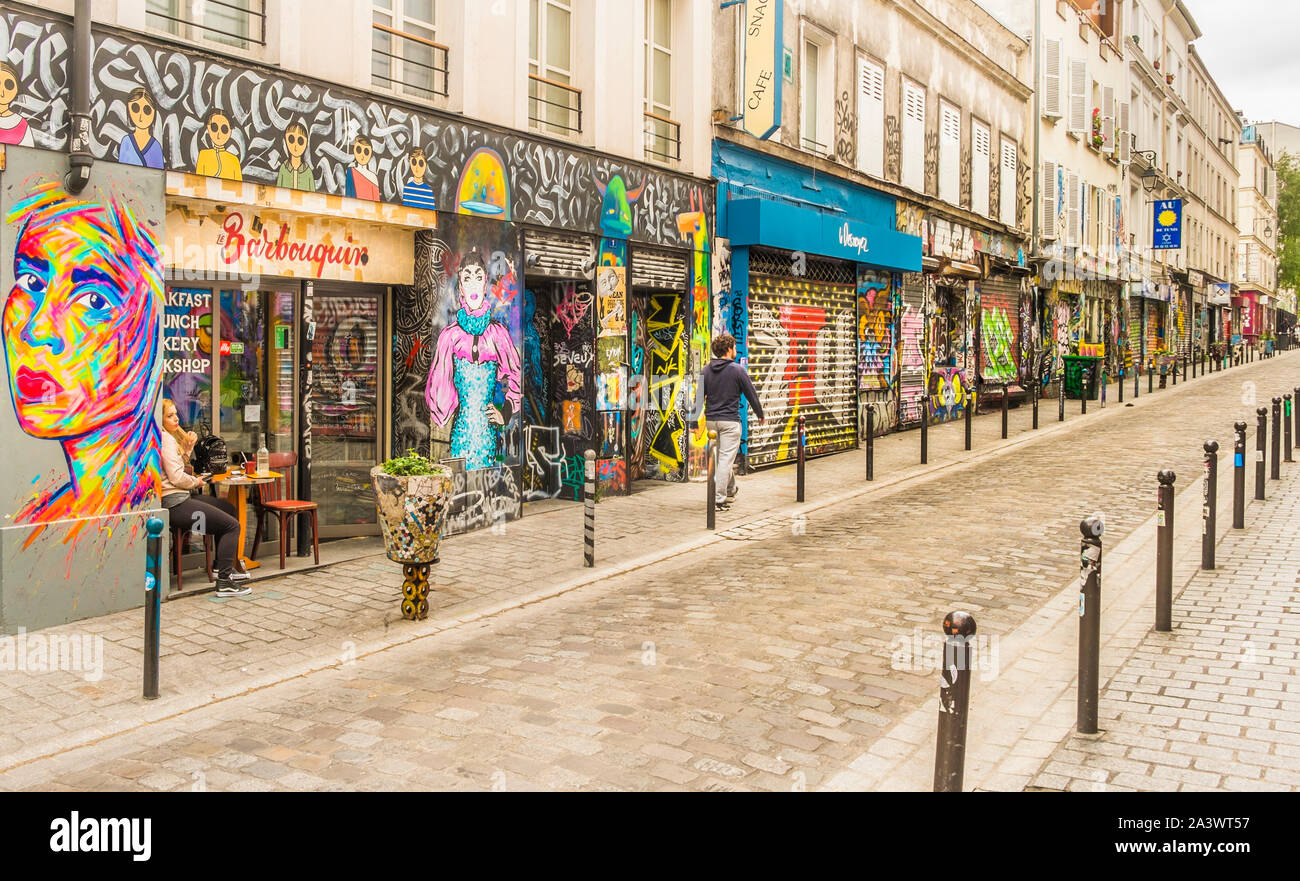 Scène de rue en face de cafe, restaurant 'le barbouquin» Banque D'Images